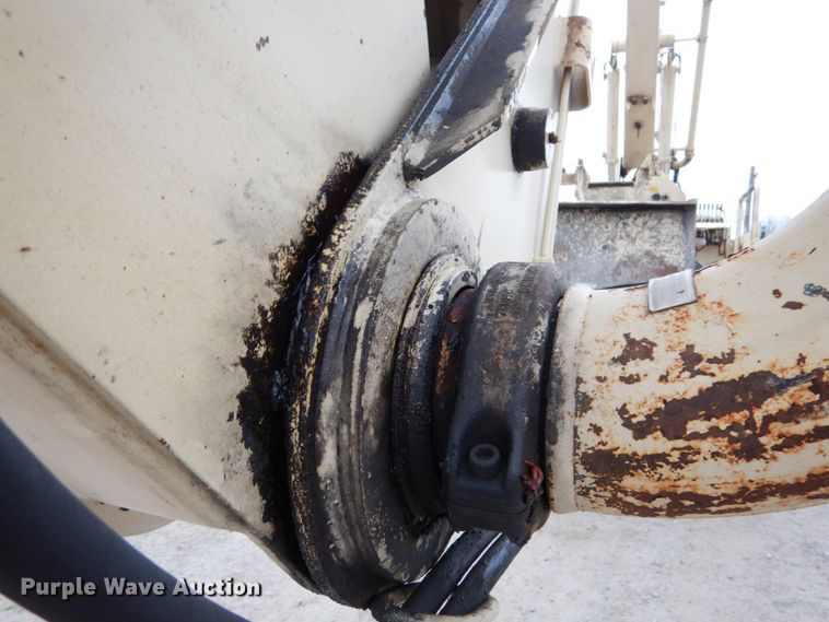 image for item DH5019 1993 Mack MR688S pump truck