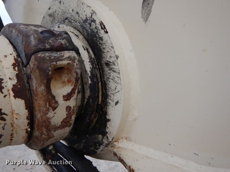 image for item DH5019 1993 Mack MR688S pump truck