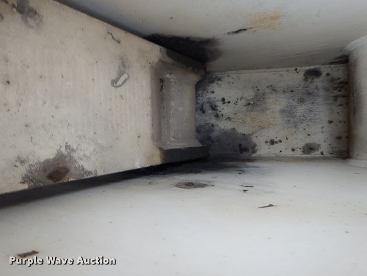 image for item DH5019 1993 Mack MR688S pump truck