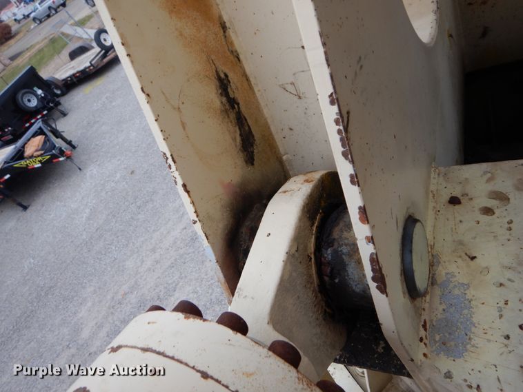 image for item DH5019 1993 Mack MR688S pump truck