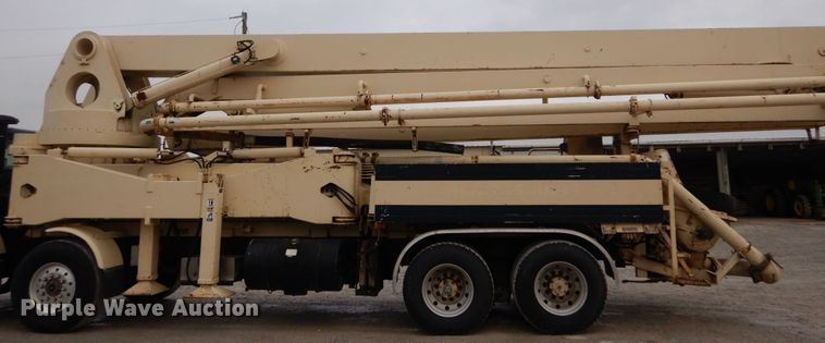 image for item DH5019 1993 Mack MR688S pump truck