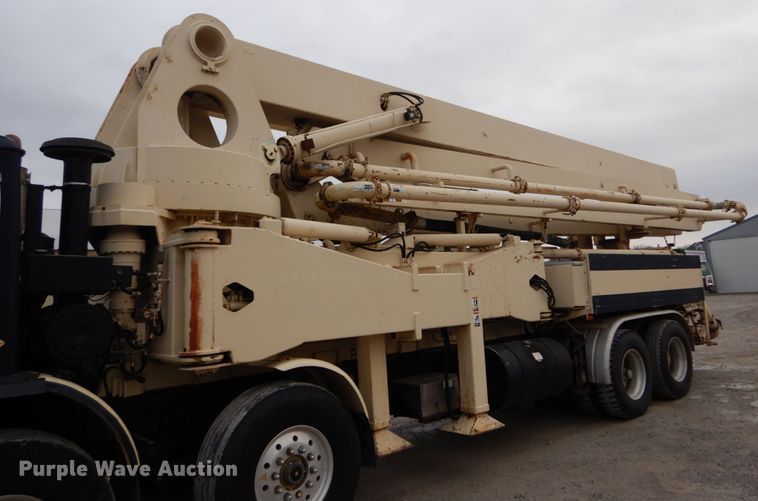 image for item DH5019 1993 Mack MR688S pump truck