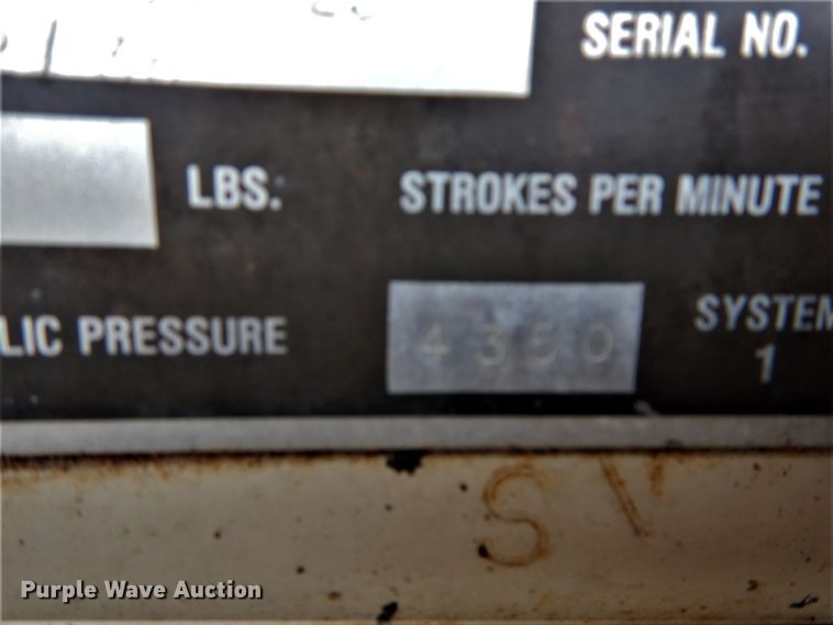 image for item DH5019 1993 Mack MR688S pump truck