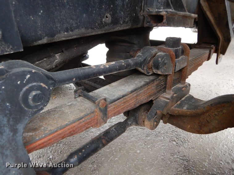 image for item DH5019 1993 Mack MR688S pump truck