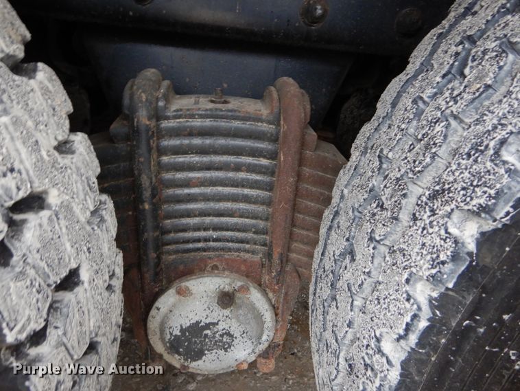 image for item DH5019 1993 Mack MR688S pump truck