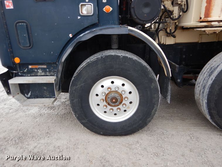 image for item DH5019 1993 Mack MR688S pump truck