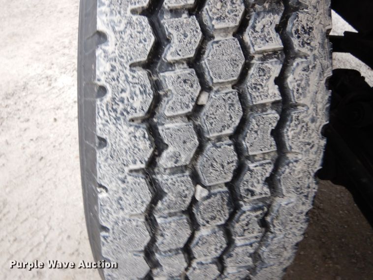 image for item DH5019 1993 Mack MR688S pump truck