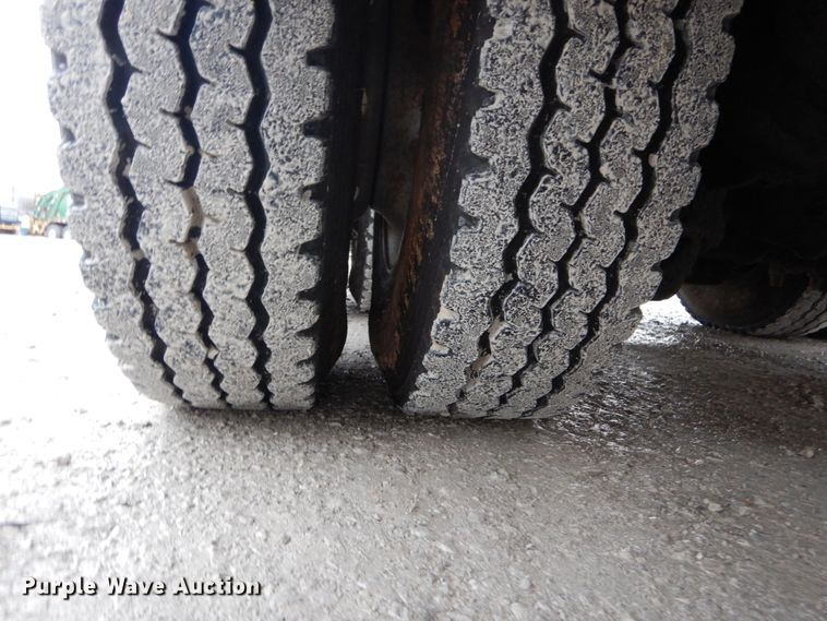 image for item DH5019 1993 Mack MR688S pump truck