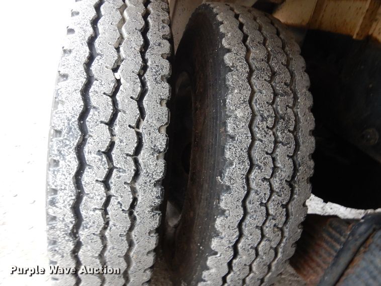 image for item DH5019 1993 Mack MR688S pump truck