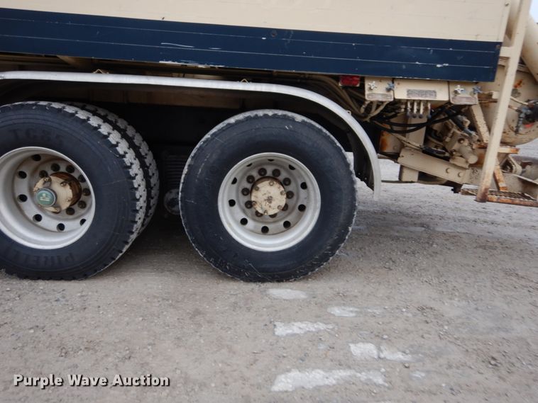 image for item DH5019 1993 Mack MR688S pump truck