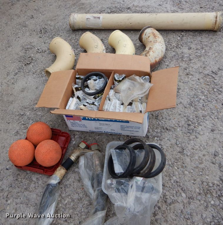 image for item DH5019 1993 Mack MR688S pump truck