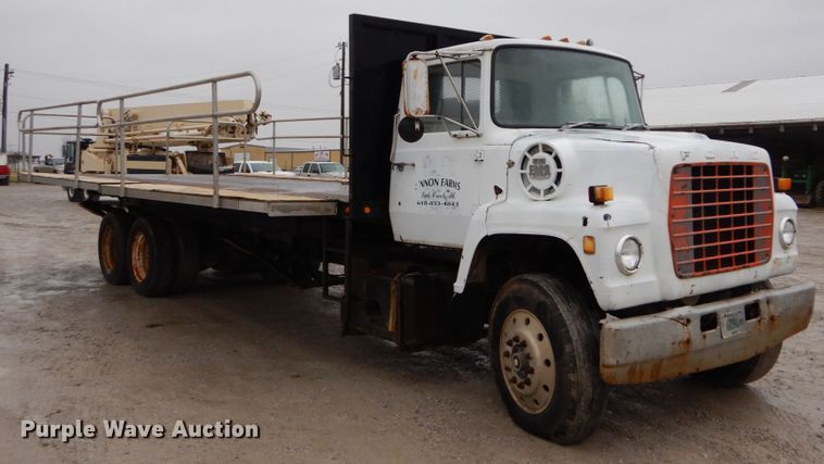 image for item DH5022 1980 Ford 8000 scissor lift truck