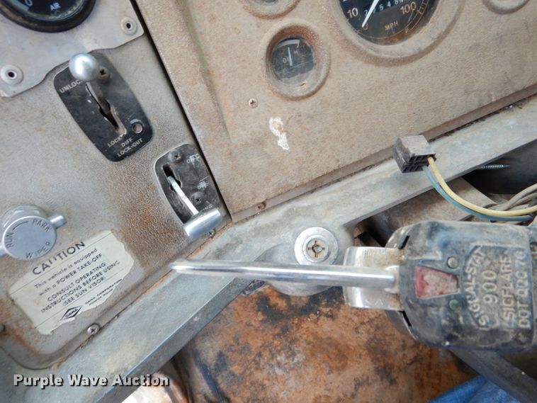 image for item DH5022 1980 Ford 8000 scissor lift truck