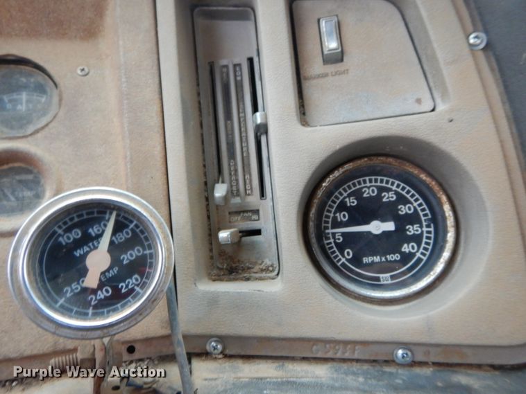 image for item DH5022 1980 Ford 8000 scissor lift truck