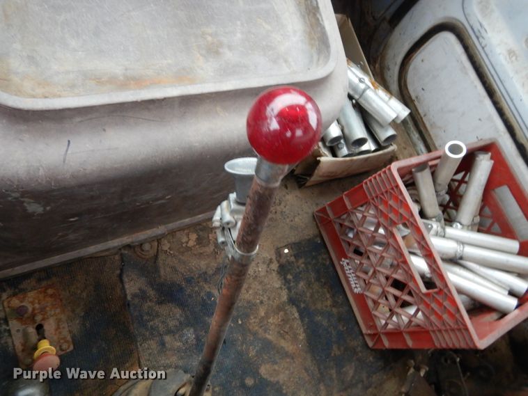 image for item DH5022 1980 Ford 8000 scissor lift truck