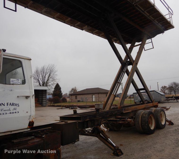 image for item DH5022 1980 Ford 8000 scissor lift truck