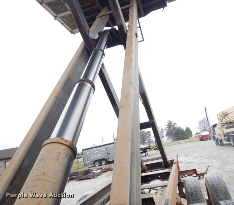 image for item DH5022 1980 Ford 8000 scissor lift truck