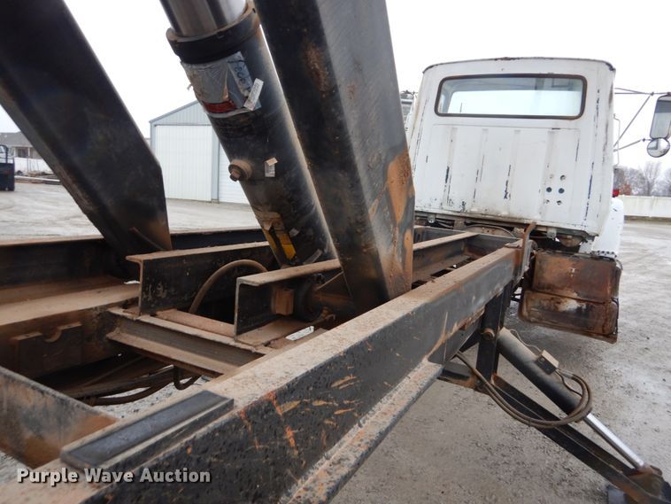 image for item DH5022 1980 Ford 8000 scissor lift truck