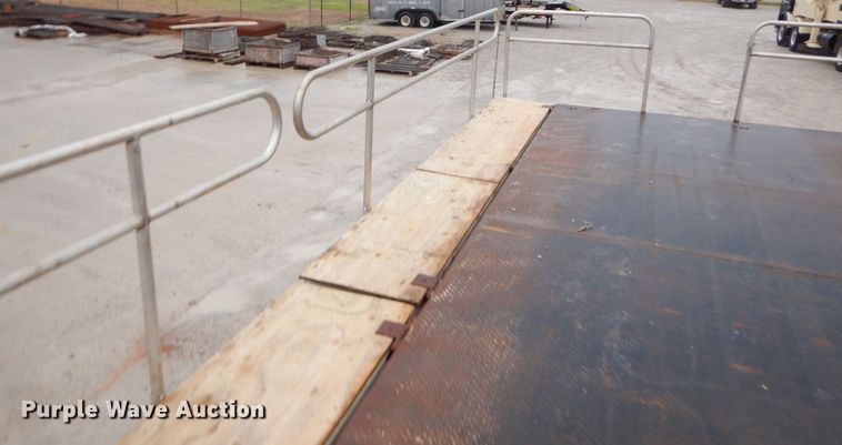 image for item DH5022 1980 Ford 8000 scissor lift truck