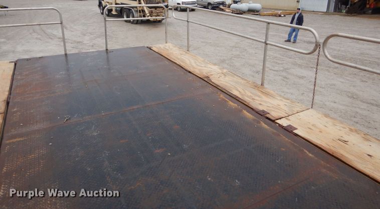 image for item DH5022 1980 Ford 8000 scissor lift truck