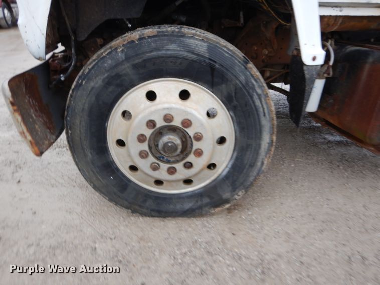 image for item DH5022 1980 Ford 8000 scissor lift truck