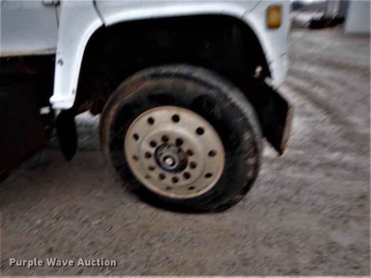 image for item DH5022 1980 Ford 8000 scissor lift truck