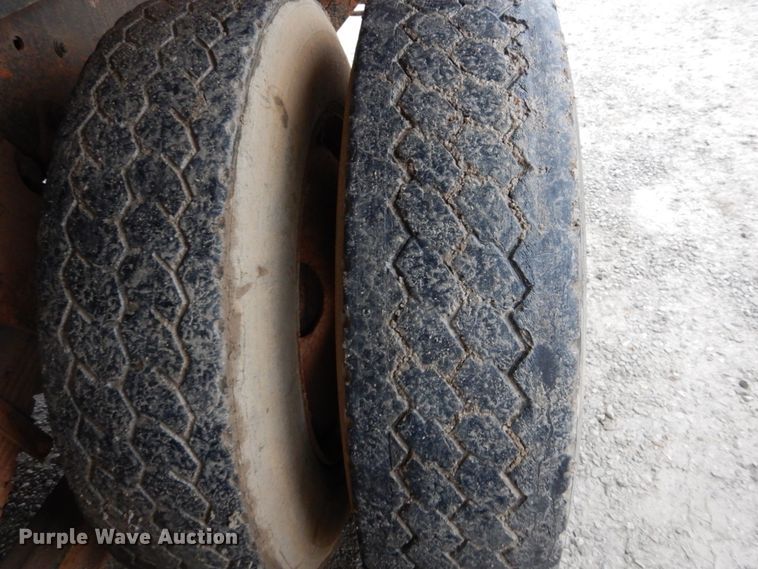 image for item DH5022 1980 Ford 8000 scissor lift truck