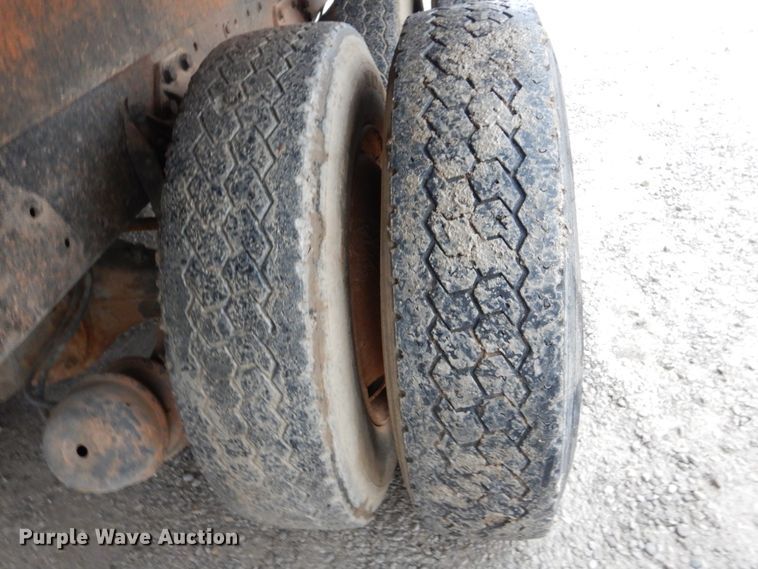 image for item DH5022 1980 Ford 8000 scissor lift truck