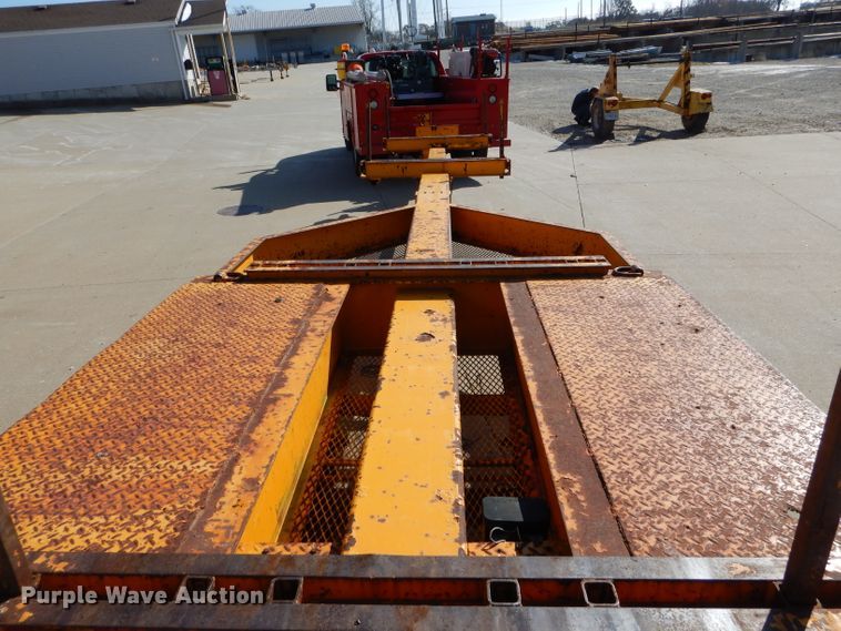 image for item DH6831 2004 CZ Engineering CZ12KP pole trailer