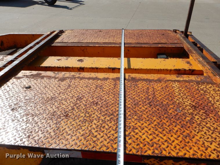 image for item DH6831 2004 CZ Engineering CZ12KP pole trailer