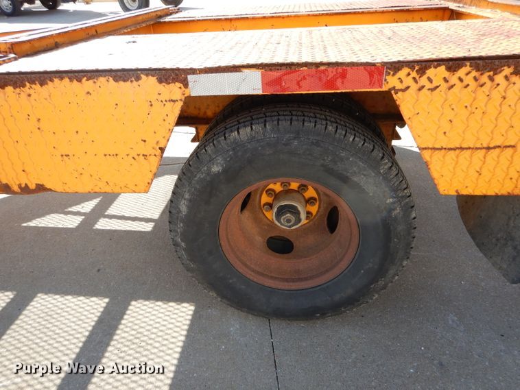 image for item DH6831 2004 CZ Engineering CZ12KP pole trailer