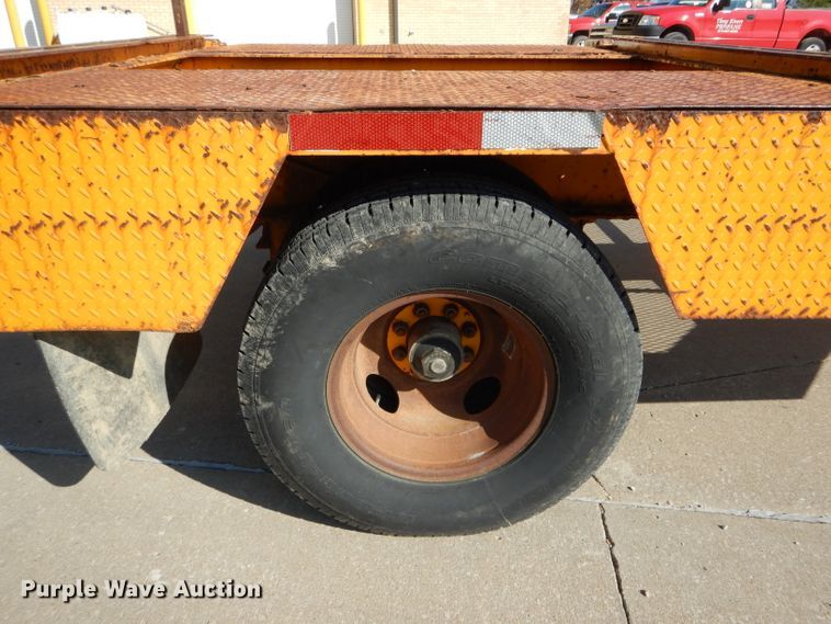image for item DH6831 2004 CZ Engineering CZ12KP pole trailer