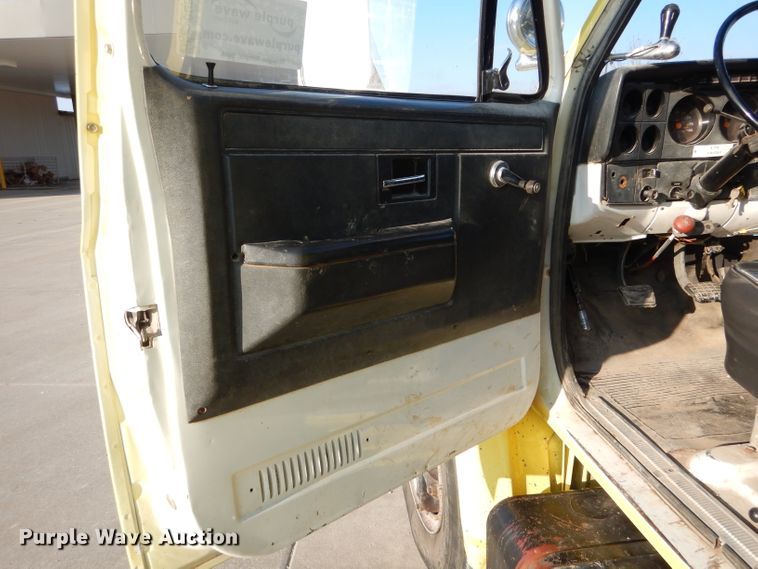 image for item DH6832 1984 Chevrolet C70 chipper truck