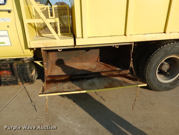 image for item DH6832 1984 Chevrolet C70 chipper truck