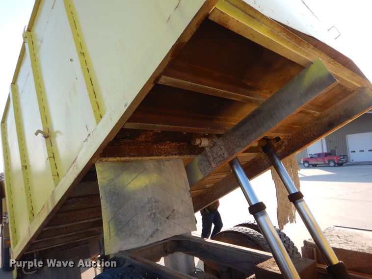 image for item DH6832 1984 Chevrolet C70 chipper truck