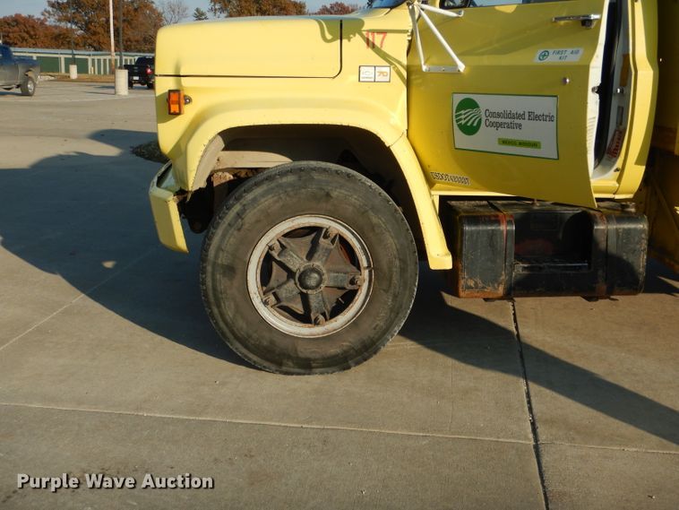 image for item DH6832 1984 Chevrolet C70 chipper truck