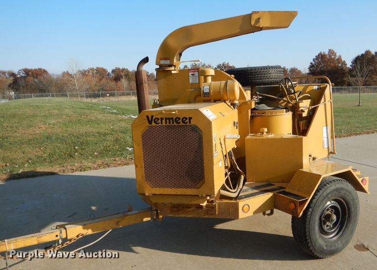 image for item DH6833 Vermeer 1250 chipper
