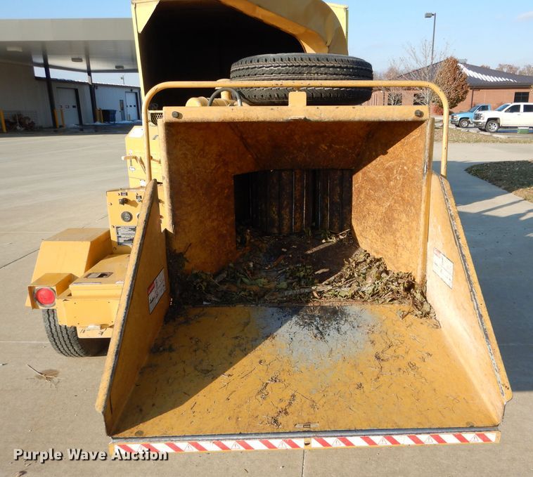 image for item DH6833 Vermeer 1250 chipper