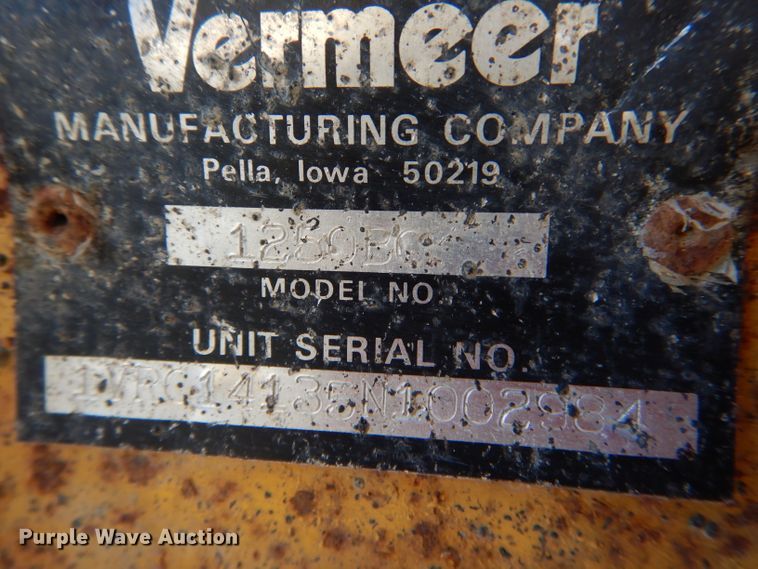 image for item DH6833 Vermeer 1250 chipper