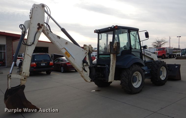 image for item DH6853 Terex 970B backhoe