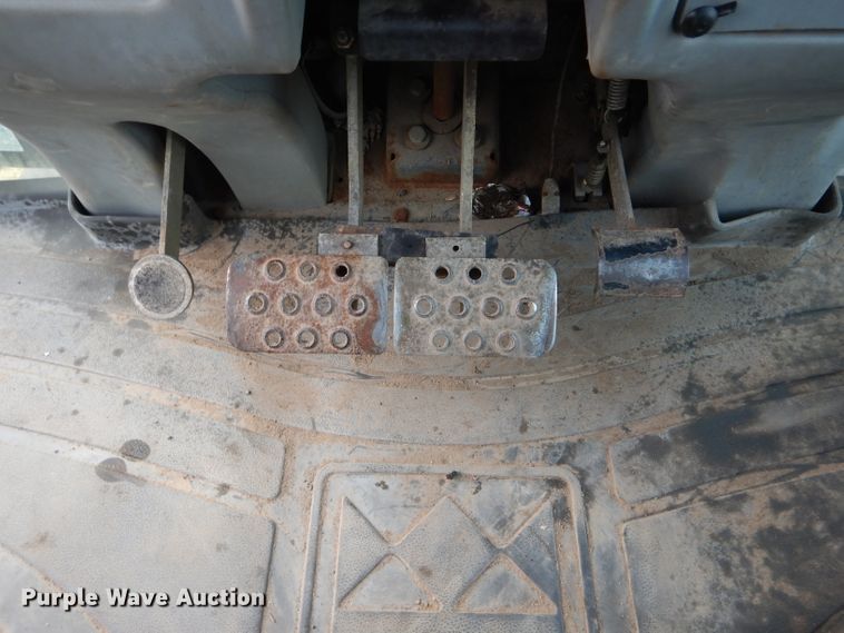 image for item DH6853 Terex 970B backhoe