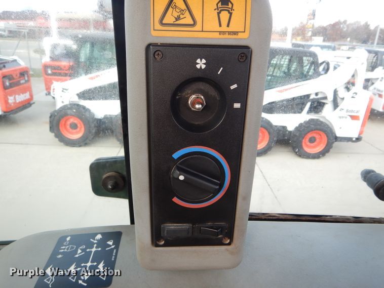 image for item DH6853 Terex 970B backhoe