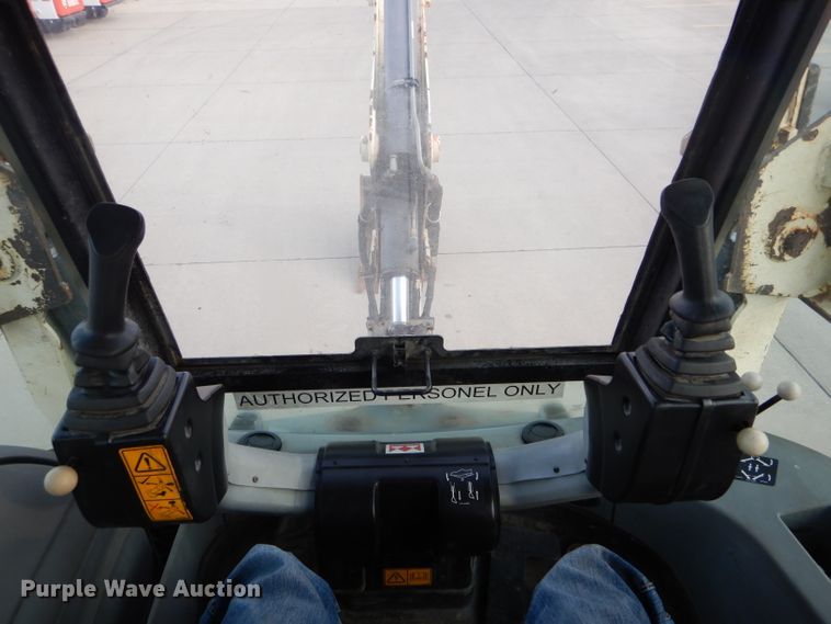 image for item DH6853 Terex 970B backhoe