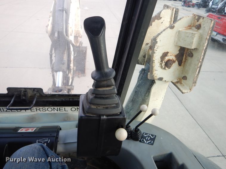 image for item DH6853 Terex 970B backhoe