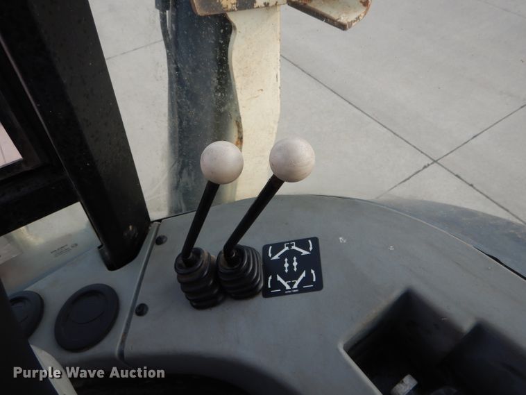 image for item DH6853 Terex 970B backhoe