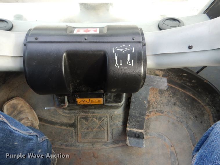 image for item DH6853 Terex 970B backhoe