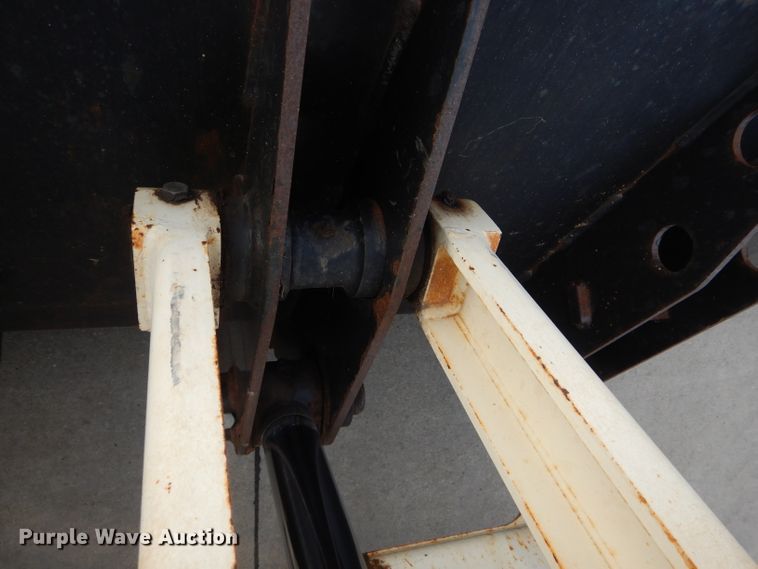 image for item DH6853 Terex 970B backhoe