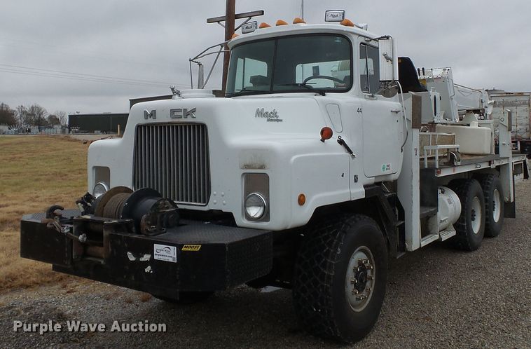 image for item DH7795 1991 Mack DMM6906S digger derrick truck