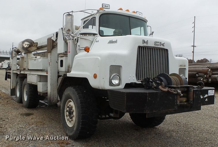 image for item DH7795 1991 Mack DMM6906S digger derrick truck