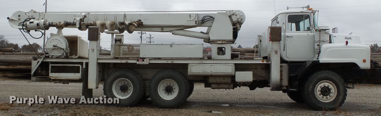 image for item DH7795 1991 Mack DMM6906S digger derrick truck